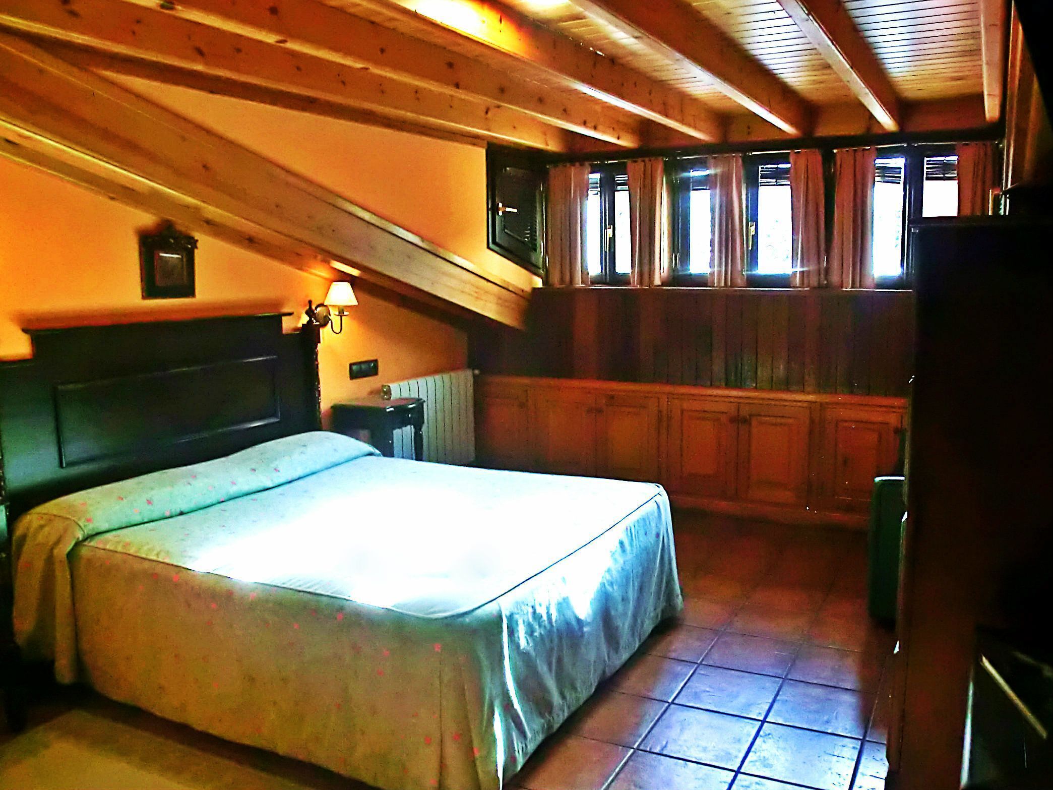 Minibar, coffre-fort, décor unique, ameublement unique