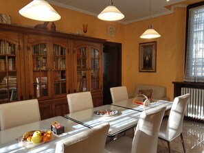 Free daily local cuisine breakfast 