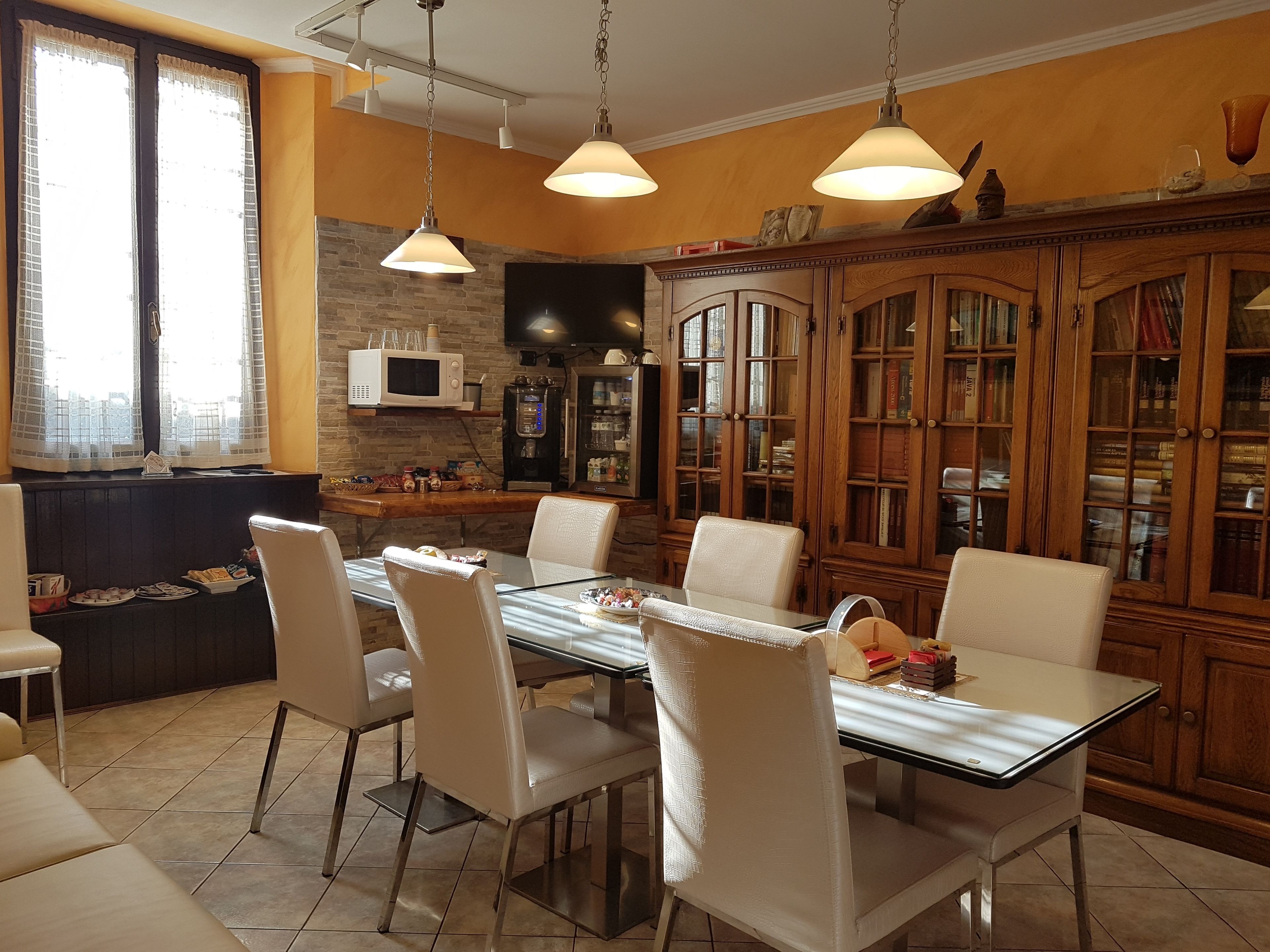 Colazione a base di specialità locali inclusa, servita tutte le mattine 