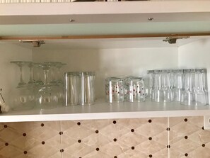 Family Condo, Kitchen | In-room safe, free WiFi, bed sheets - Ayroom (Istanbul)