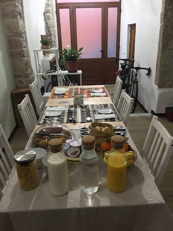 Alimentos y bebidas