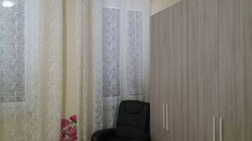 Chambre Triple Confort, salle de bains commune