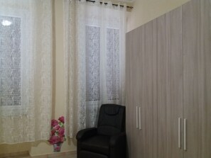 Comfort-Dreibettzimmer, Gemeinschaftsbad