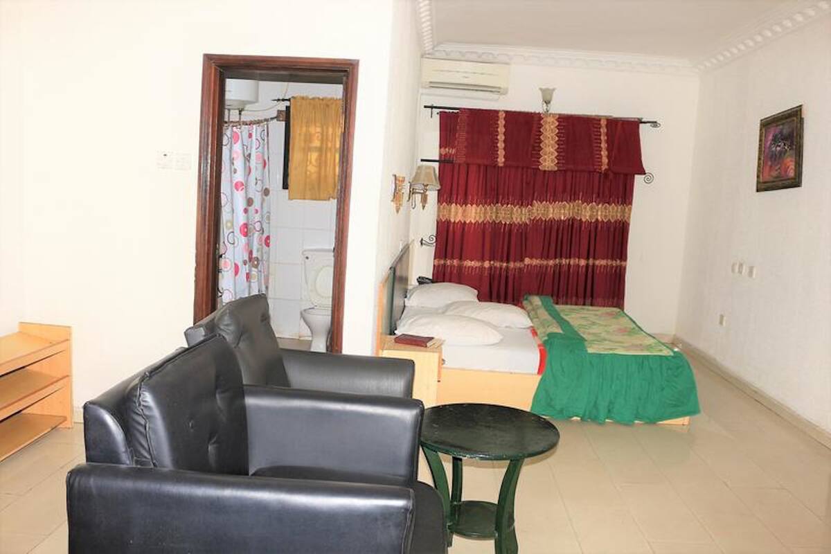Double Room | Desk, bed sheets