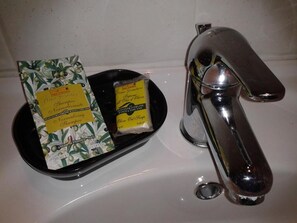 Shower, bidet, towels