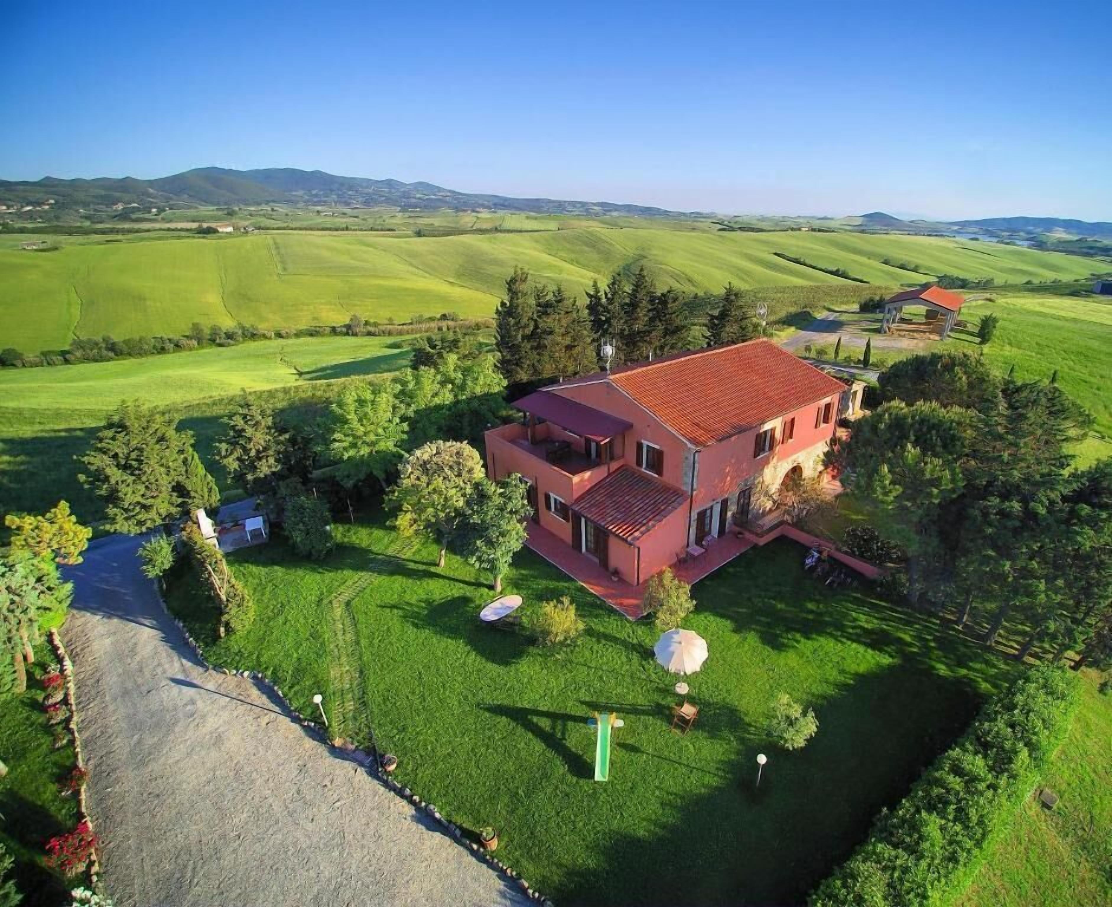 المنطقة المحيطة بالمنشأة