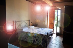 Appartement, 1 slaapkamer, op benedenverdieping (Oleandro) | Donzen dekbedden, individueel gedecoreerd, individueel gemeubileerd