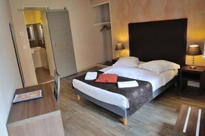 Decoración personalizada, muebles diferentes y escritorio