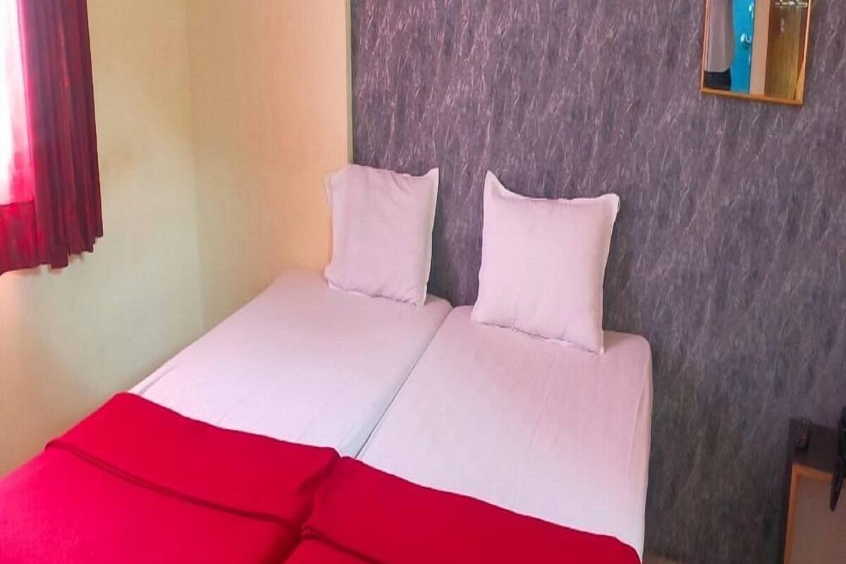 Basic Room | 1 bedroom, desk, soundproofing, WiFi (free)