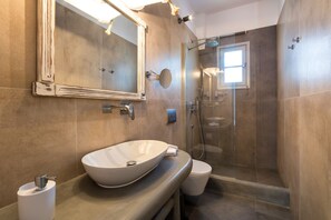 Shower, hair dryer, towels - Golden Sand Paros (Paros)