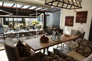 Lunch and dinner served, Mediterranean cuisine