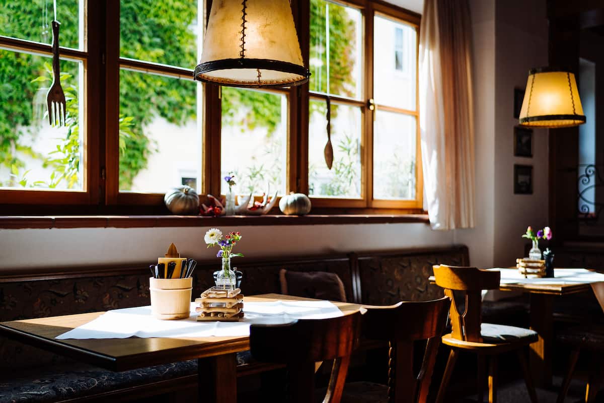 restaurant
