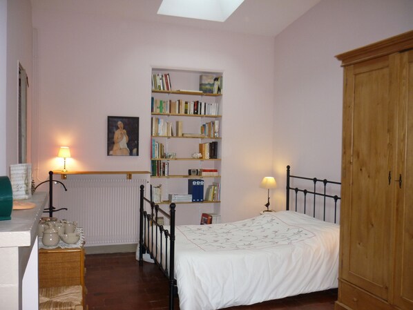 Suite | 1 bedroom, premium bedding, desk, blackout curtains - Dodo et tartines B&B (Bayeux)