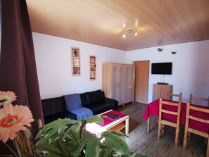 Apartment | Dining room
