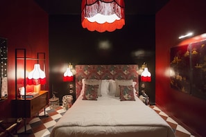 1 bedroom, premium bedding, down duvets, minibar