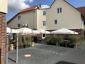 Dinner served - Hotel Isenbütteler Hof (Isenbuttel)