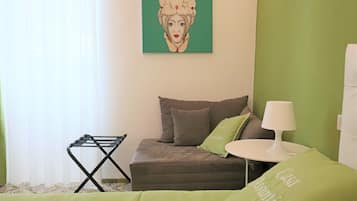 Family Duplex, 3 Bedrooms | 3 bedrooms, desk, free cots/infant beds, free WiFi