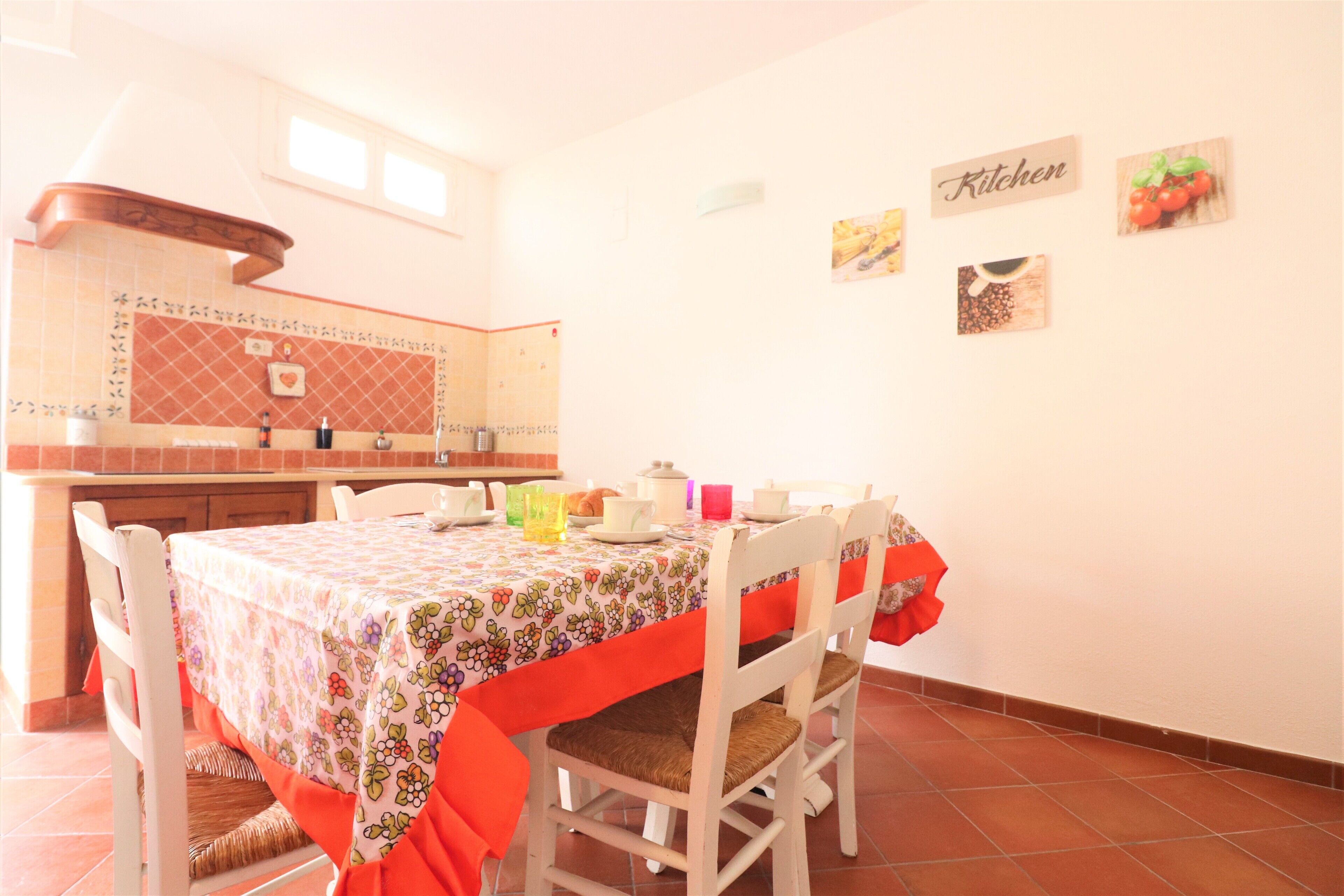 Family Duplex, 3 Bedrooms | Dining room