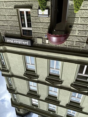 EntrĂ©e de lâhĂ©bergement