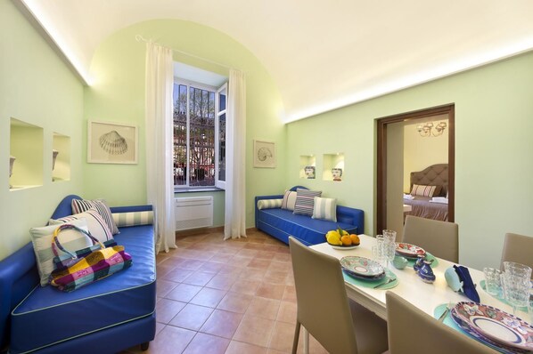 Apartment, 1 Bedroom, Kitchen, Beachside | Living area