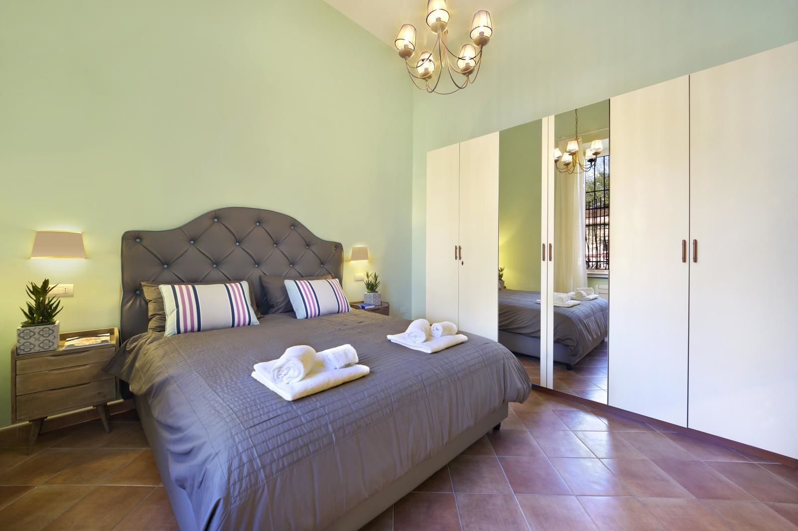 Apartamento, 1 quarto, cozinha, ao lado da praia | 1 quarto, cofres nos quartos, escrivaninha