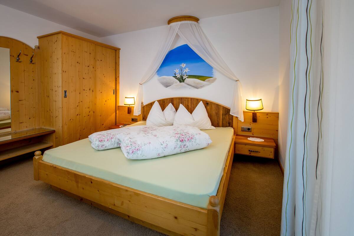 In-room safe, desk, blackout drapes, soundproofing