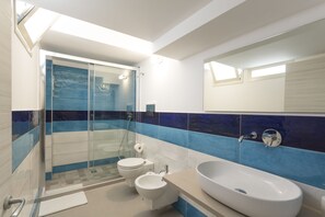 Superior Loft | Bathroom