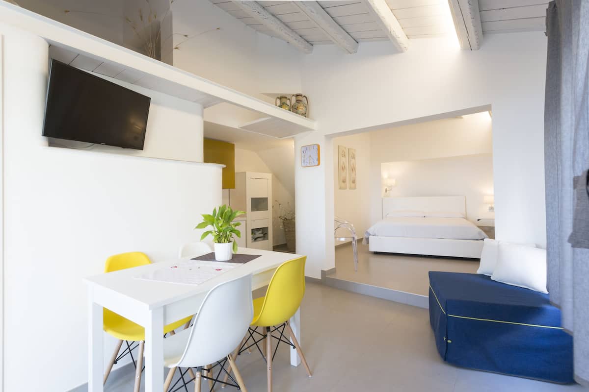 Loft, terrazzo | Soggiorno | TV a schermo piatto, monitor per computer, stampante