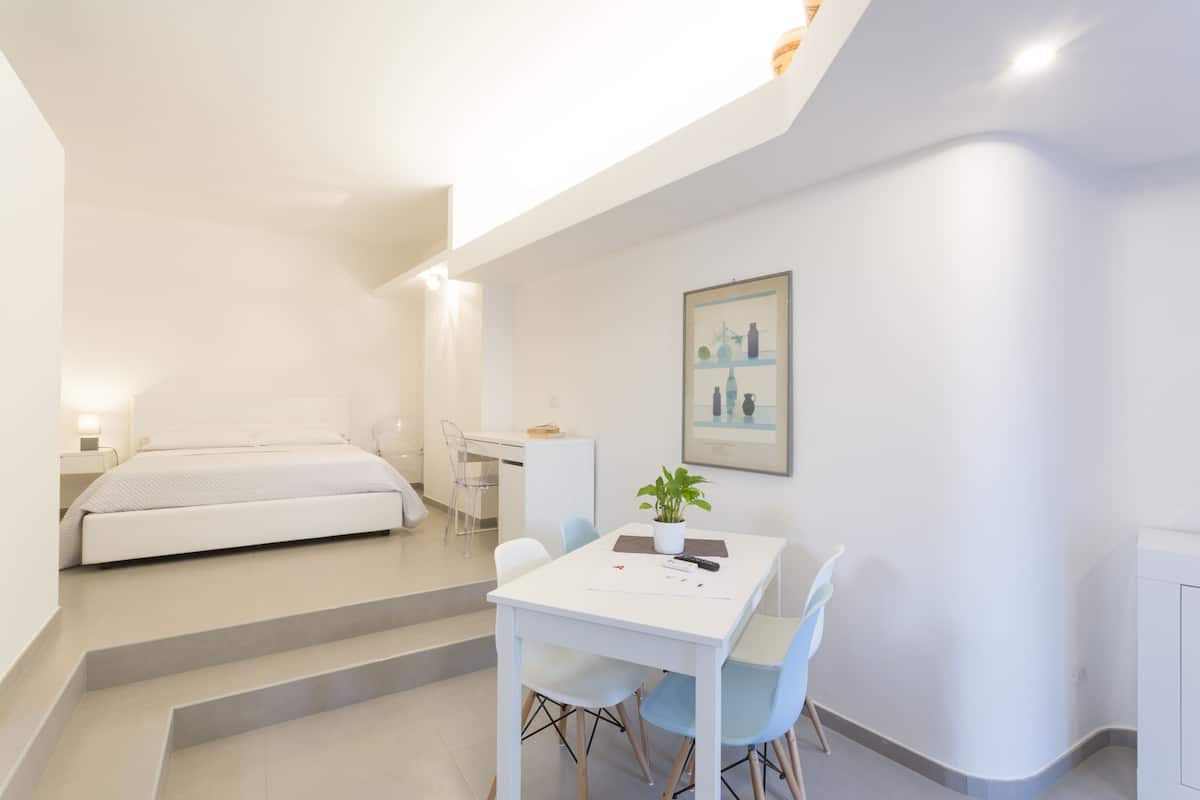 Superior Loft | Living room | Flat-screen TV, computer monitors, printers
