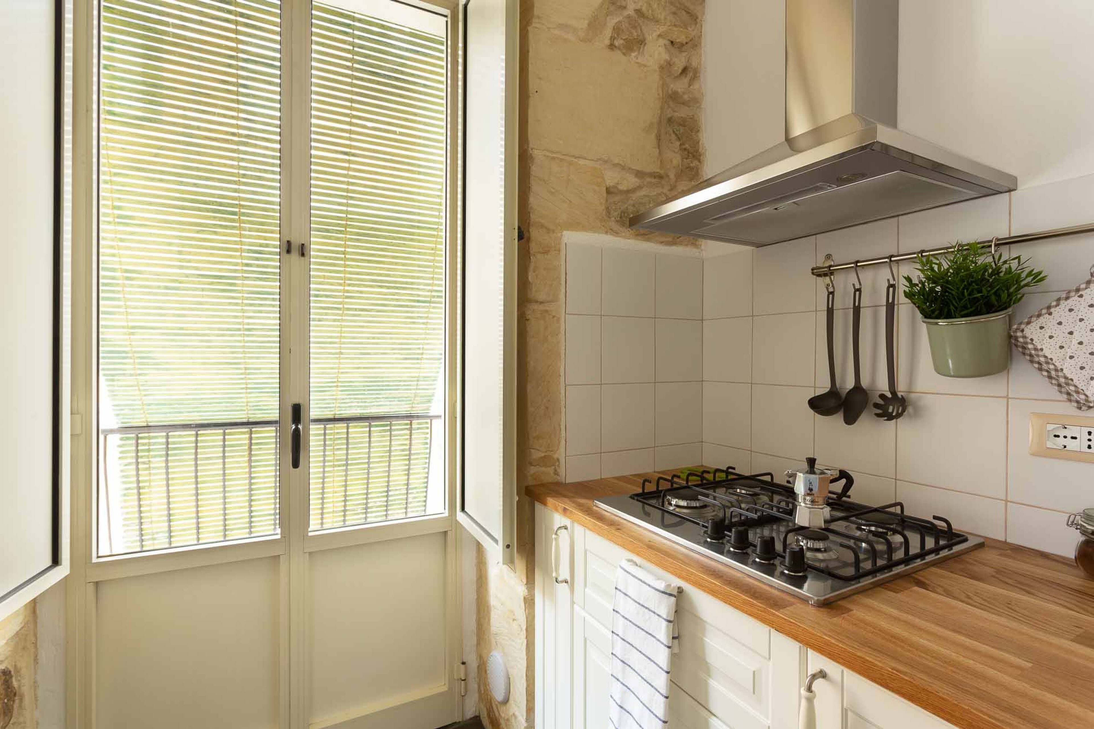 Deluxe-Apartment | Eigene Küche | Kühlschrank, Ofen, Herdplatte, Wasserkocher mit Kaffee-/Teezubehör