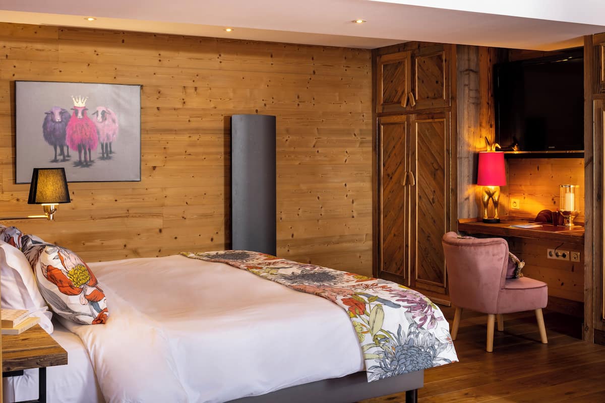 Comfort-Suite | 1 Schlafzimmer, hochwertige Bettwaren, Zimmersafe, Schreibtisch