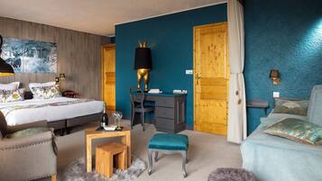 Junior kamer | 1 slaapkamer, luxe beddengoed, een kluis op de kamer, een bureau