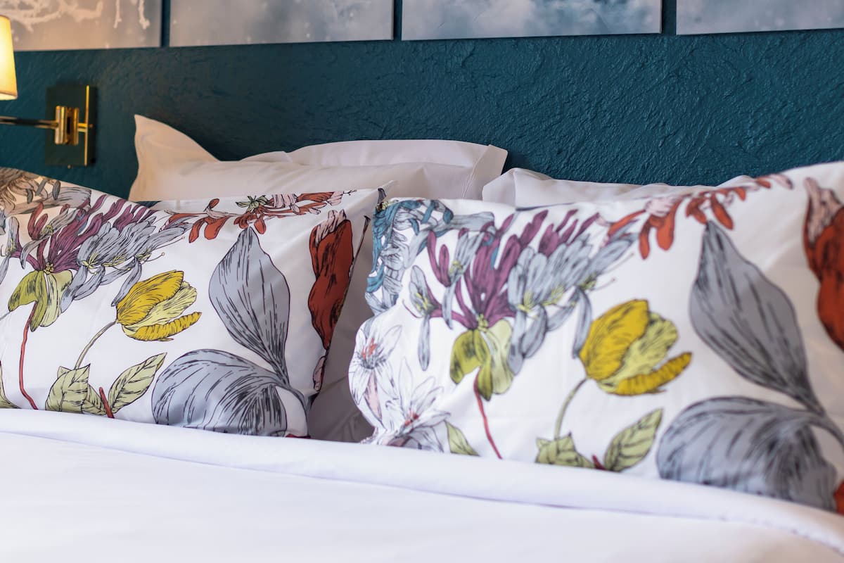 Standard-Doppel- oder -Zweibettzimmer | 1 Schlafzimmer, hochwertige Bettwaren, Zimmersafe, Schreibtisch