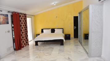 Suite | Minibar, desk, blackout drapes, free WiFi