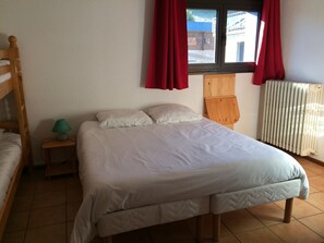 Economy-Vierbettzimmer