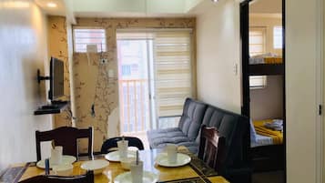 Desk, iron/ironing board, free WiFi, bed sheets