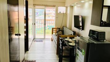 Desk, iron/ironing board, free WiFi, bed sheets