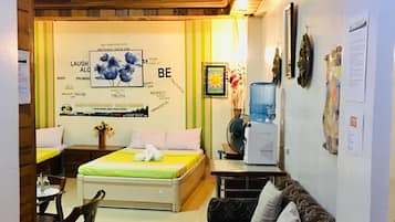 Studio Suite | Bàn, bàn ủi/dụng cụ ủi quần áo, truy cập Internet không dây miễn phí