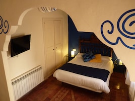 Escritorio, cunas, camas plegables/adicionales y wifi gratis