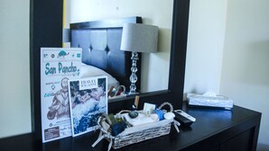 Club Bungalow, 1 Bedroom, Kitchen, Beachfront | Room amenity - Bungalows La Perla - San Pancho (San Francisco)