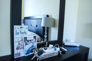 Club Bungalow, 1 Bedroom, Kitchen, Beachfront | Room amenity - Bungalows La Perla - San Pancho (San Francisco)