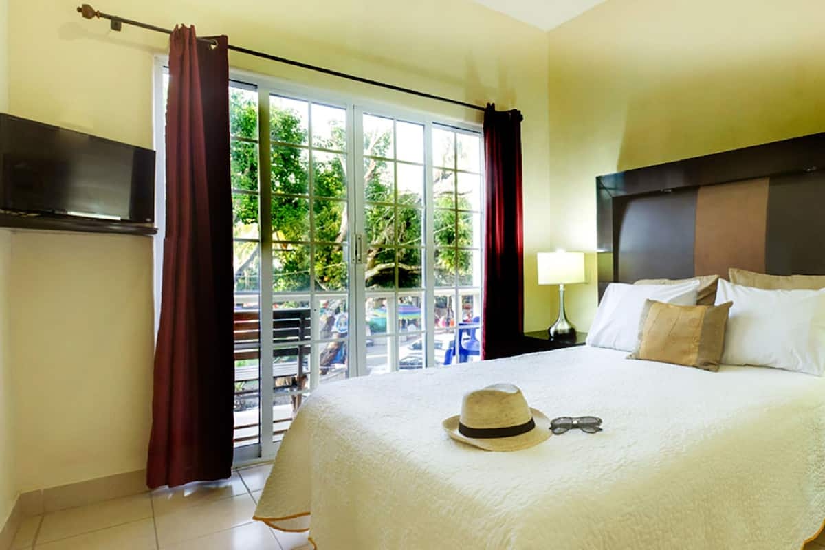 Bungalow panorámico, 1 habitación, cocina, vista a la playa | Camas extra, wifi gratis y ropa de cama