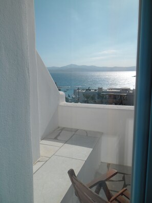 Superior Double Room | Soundproofing, free cots/infant beds, bed sheets - Captains Rock (Paros)