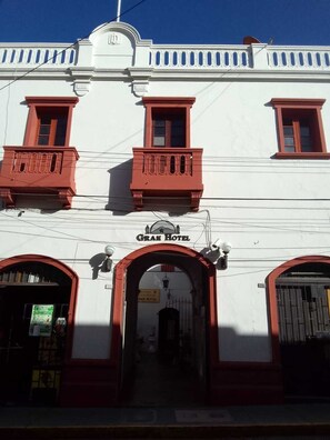 Fachada de la propiedad