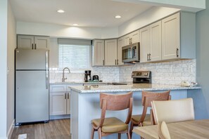Premium 1 Bedroom - Tree Top | Private kitchen | Full-size fridge, microwave, oven, dishwasher