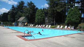 Indoor pool, 2 outdoor pools