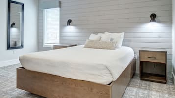 3 bedrooms, iron/ironing board, bed sheets
