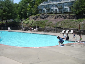 Indoor pool, 2 outdoor pools