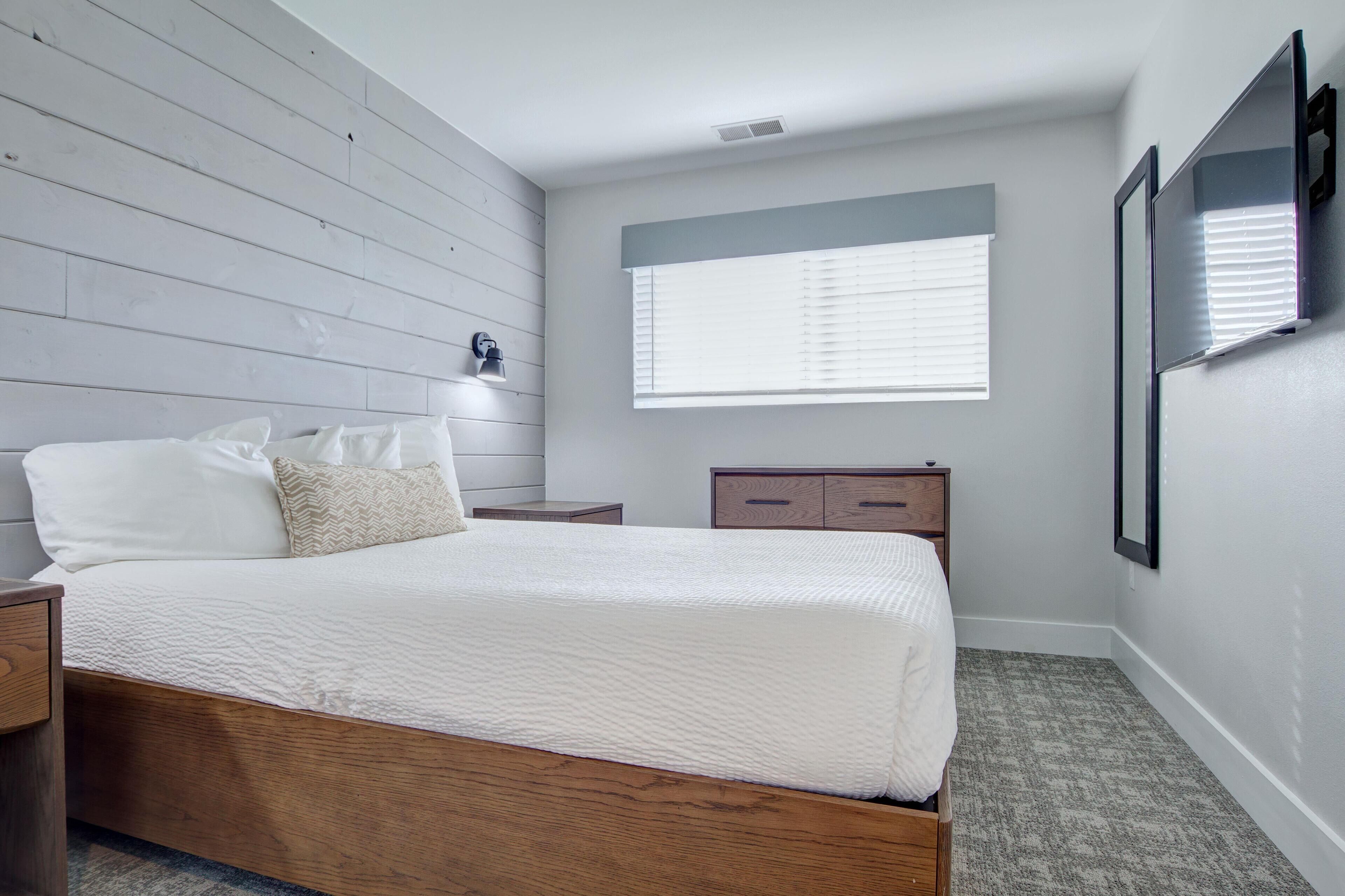 Premium Condo, 1 Bedroom (Treetops)