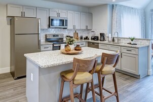Premium 3 Bedroom - Deluxe | Private kitchen | Full-size fridge, microwave, oven, dishwasher